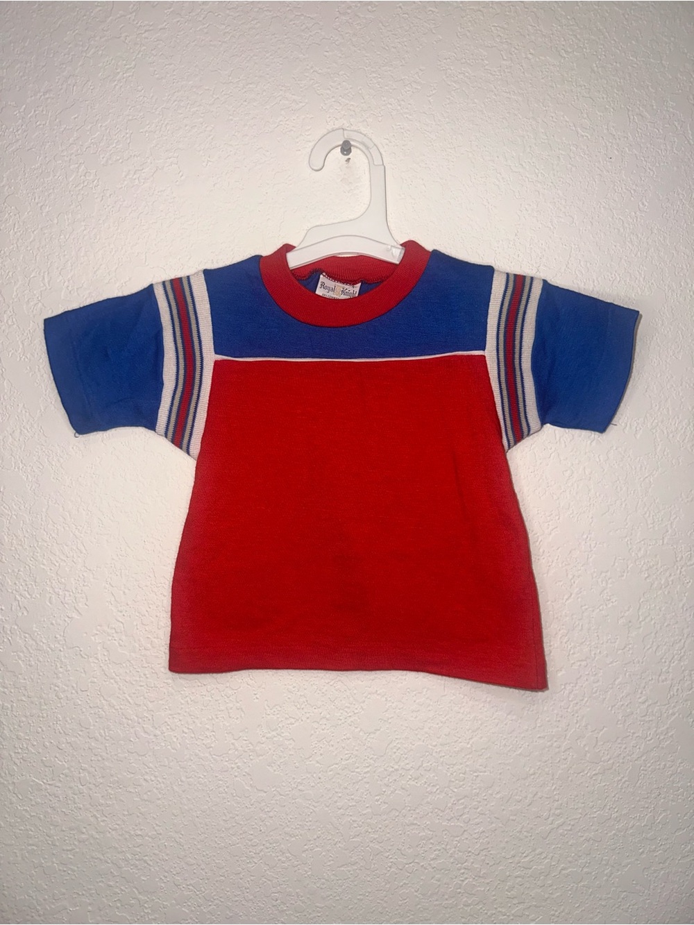 Vintage Royal Knight Red & Blue Short Sleeve Kids Tee Size 4